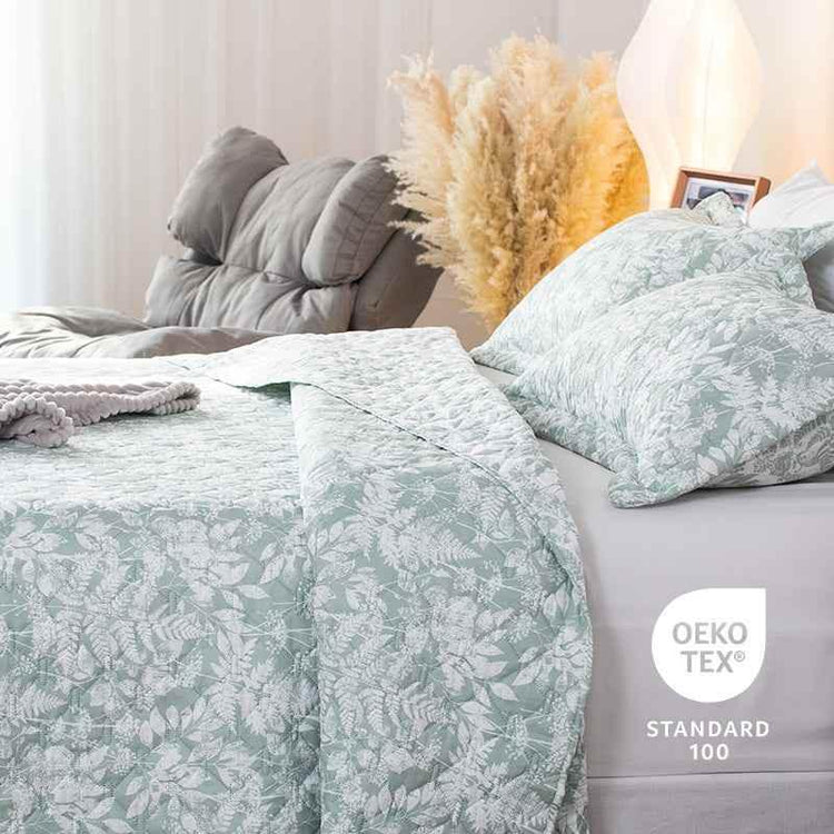 Kasentex Lightweight Botanical Green Floral Quilt Set - Light All Season Bedding, Room Decor, Graduation Gifts by Kasentex