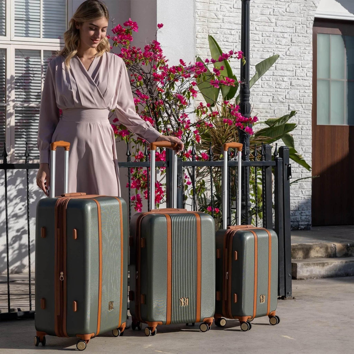 Mia 3 Piece Expandable Retro Luggage Set Luggage Sets by Travellty