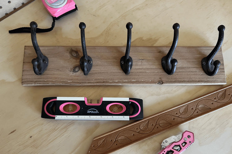 PINK 9-inch torpedo-shaped spirit level for 180/90/45 degrees leveling-- DT5019P Household hand tool by Apollo Tools