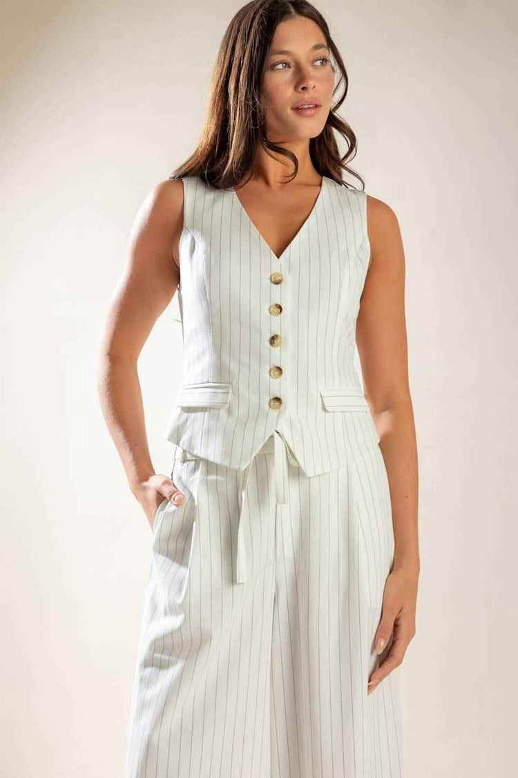 DINNER DATE WOVEN VEST VEST by Flying Tomato
