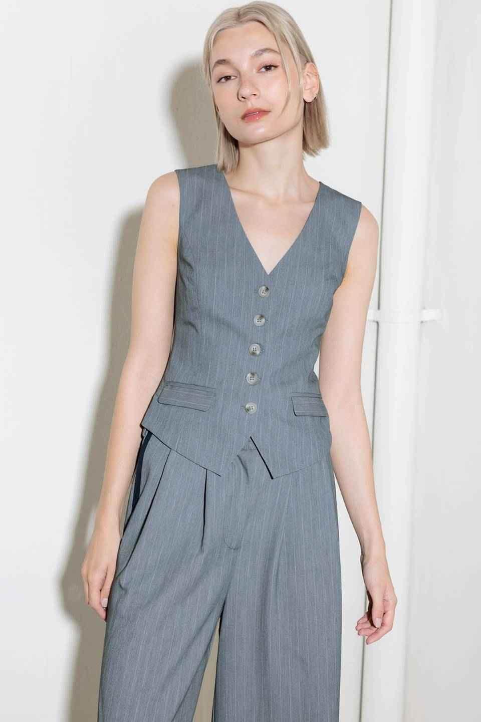 SMILE BRIGHT IN GREY WOVEN VEST VEST by Flying Tomato