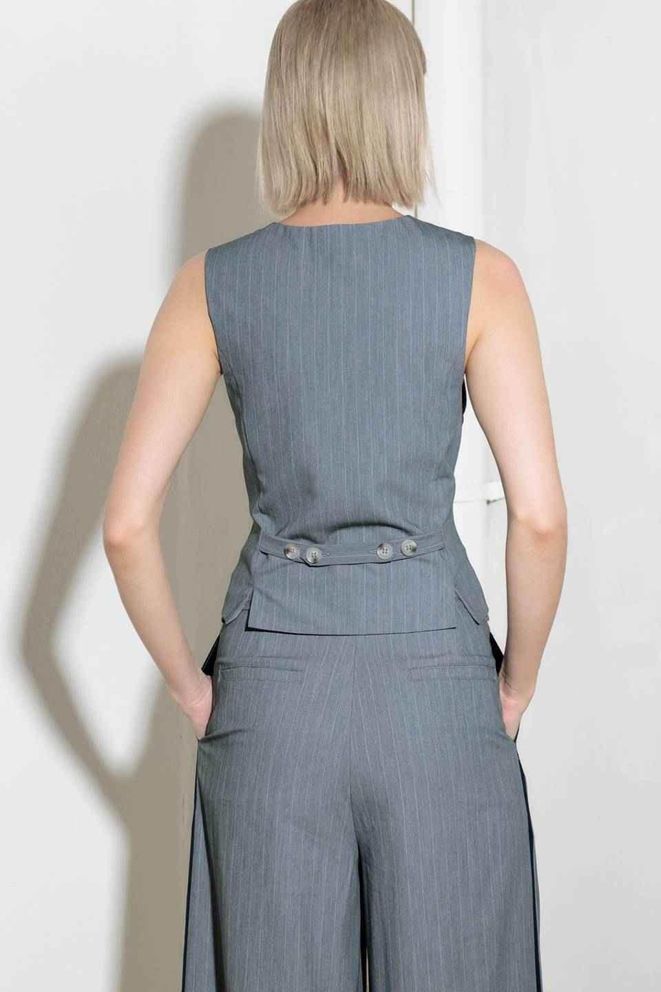 SMILE BRIGHT IN GREY WOVEN VEST VEST by Flying Tomato