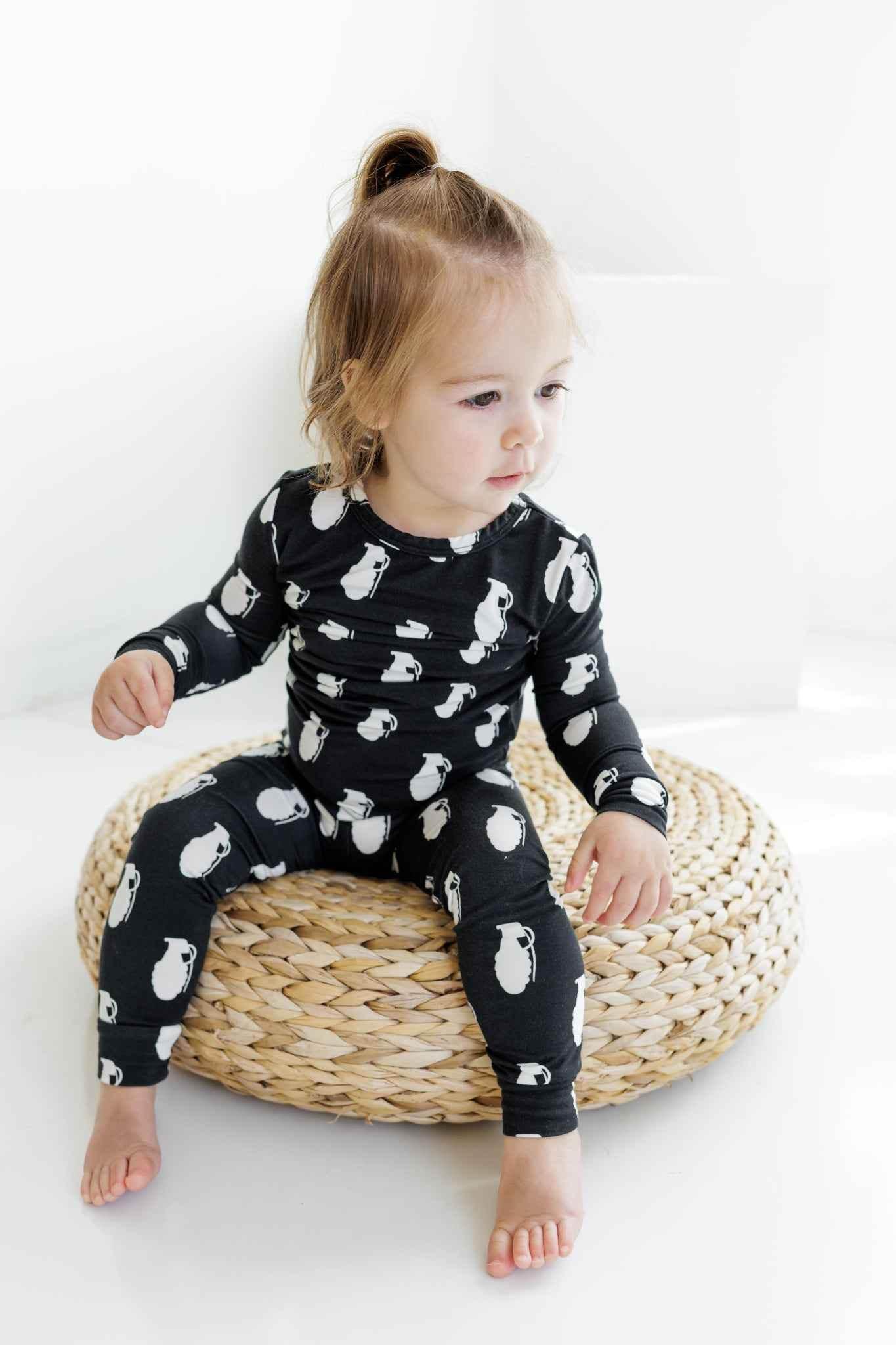 Color Blind Pineapple 2-Piece Set by 3rd Coast Limited