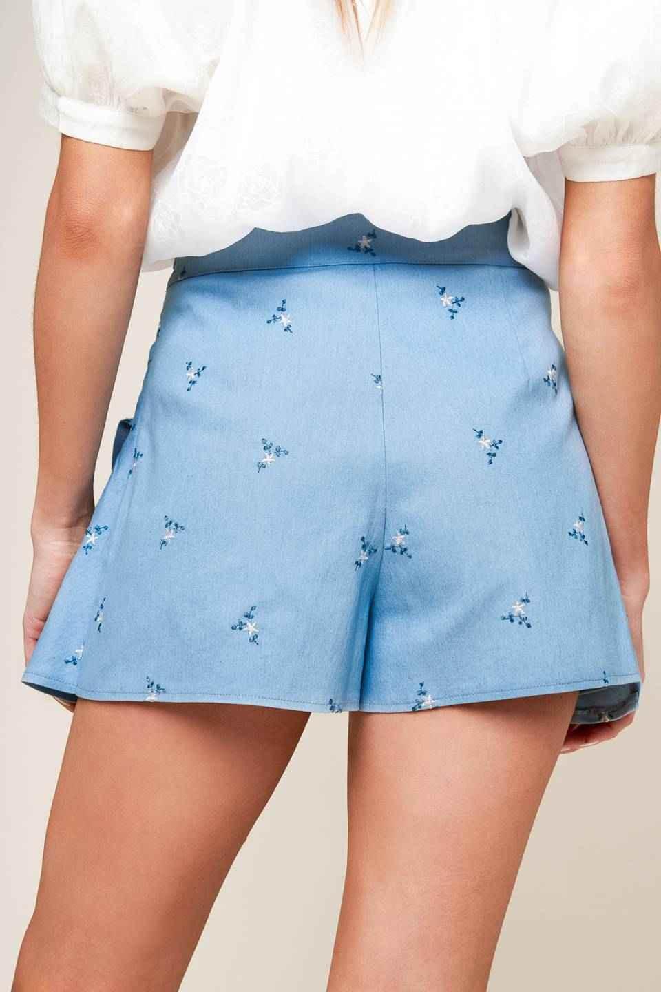 MOMENT OF CLARITY LIGHT INDIGO WOVEN SKORT SHORTS by Flying Tomato