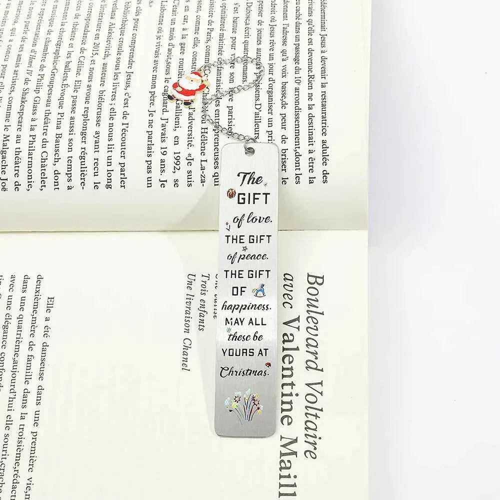 A stainless steel pendant bookmark about Christmas, the warmest Christmas reading gift for loved ones on Christmas Eve. metal Bokkmark by DSERS