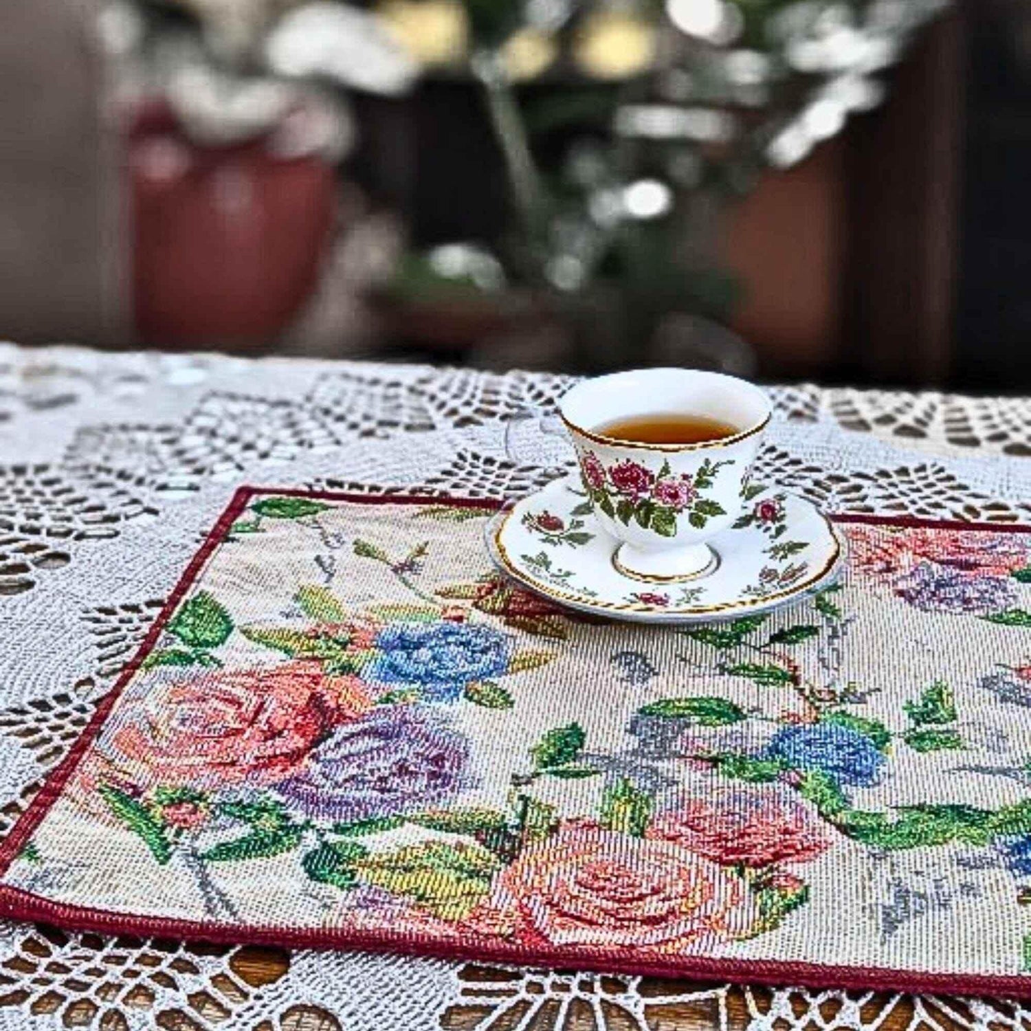 DaDa Bedding Set of 4-Pieces Vintage Romantic Roses Lovely Pink Floral Tapestry Placemats 13” x 19” (879) Placemat by DaDalogy Bedding Collection