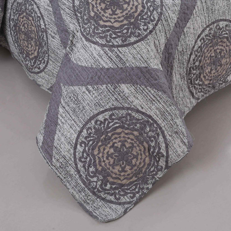 DaDa Bedding Rustic Grey Mosaic Distressed Medallion Reversible Quilted Bedspread Set (SD16299) Bedspreads by DaDalogy Bedding Collection